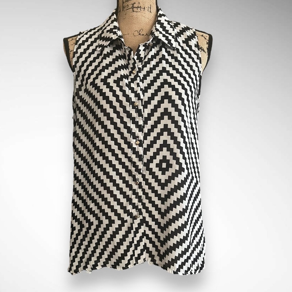 SANS SOUCI Black White Print High Low Sleeveless‎ Button Down Blouse Large | EUC